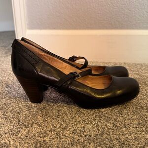 EUC Frye Mary Jane Black Leather Heels Sz 7.5
